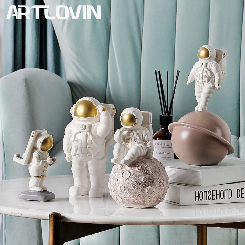 Europe Space Man Figure Astronaut Figurines Modern Creative Phone Holder Cosmonaut Statue Sculpture Home Decoration Accessories
Europe Space Man Figure Astronaut Figurines Modern Creative Phone Holder Cosmonaut Statue Sculpture Home Decoration Accessories