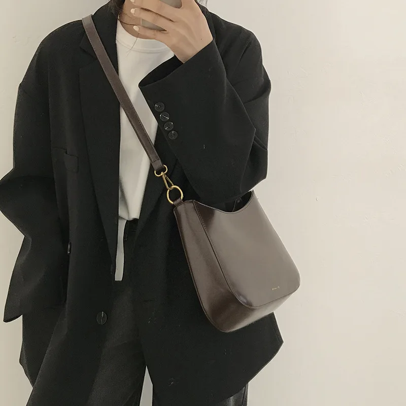 Women's Bag Special-Interest Design Bag 2020 New Popular Net Red Retro Underarm Bag Versatile Simple Shoulder Messenger Bag
Women's Bag Special-Interest Design Bag 2020 New Popular Net Red Retro Underarm Bag Versatile Simple Shoulder Messenger Bag