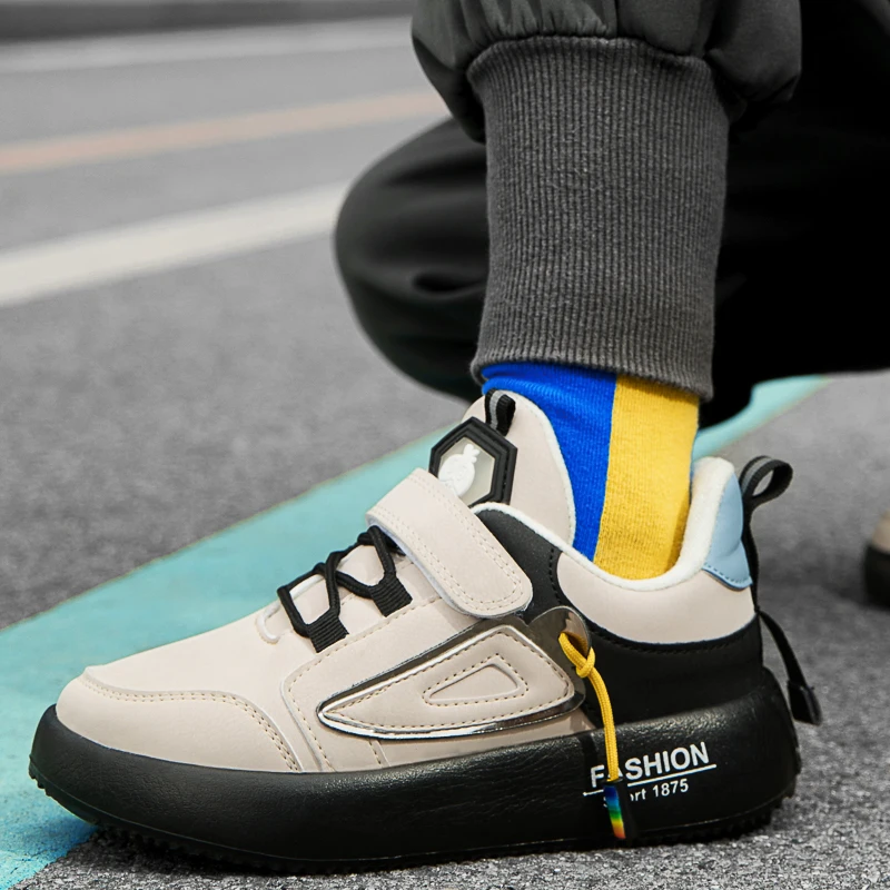 New fashion big children's non-slip shoes, children's leather warm sports shoes, boys' casual shoes, trendy Zhongbang boardshoes
New fashion big children's non-slip shoes, children's leather warm sports shoes, boys' casual shoes, trendy Zhongbang boardshoes