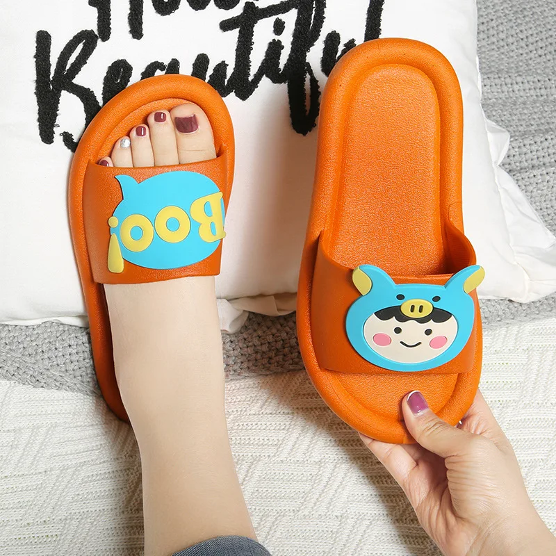 Cool slippers female outside in the summer of 2021 new cartoon shower bathroom anti-skid couples home indoor men slippers
Cool slippers female outside in the summer of 2021 new cartoon shower bathroom anti-skid couples home indoor men slippers