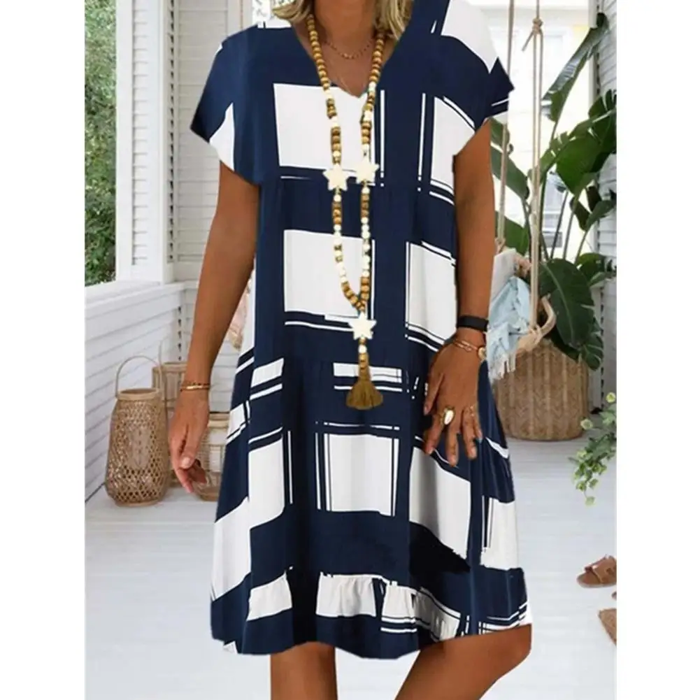 Plus Size Women Casual V Neck Short Sleeve Digital Print Loose Knee-length Dress suitable for work daily waer
Plus Size Women Casual V Neck Short Sleeve Digital Print Loose Knee-length Dress suitable for work daily waer