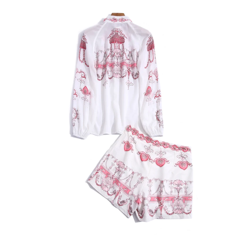 Runway Spring New Women Shorts Sets Round Neck Diamond Long Sleeve Gorgeous Shirt + Fashion Shorts Party Print Two-Piece Suit 
Runway Spring New Women Shorts Sets Round Neck Diamond Long Sleeve Gorgeous Shirt + Fashion Shorts Party Print Two-Piece Suit