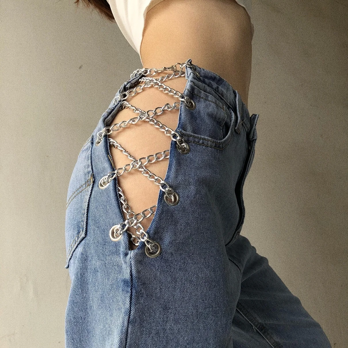 WOMENGAGA Hot Girl Chain Jeans Women 2021 Sexy High Waist Straight Wide Leg Pants Fashion Design Hollow Out Cowboy Pant 3PK7
WOMENGAGA Hot Girl Chain Jeans Women 2021 Sexy High Waist Straight Wide Leg Pants Fashion Design Hollow Out Cowboy Pant 3PK7