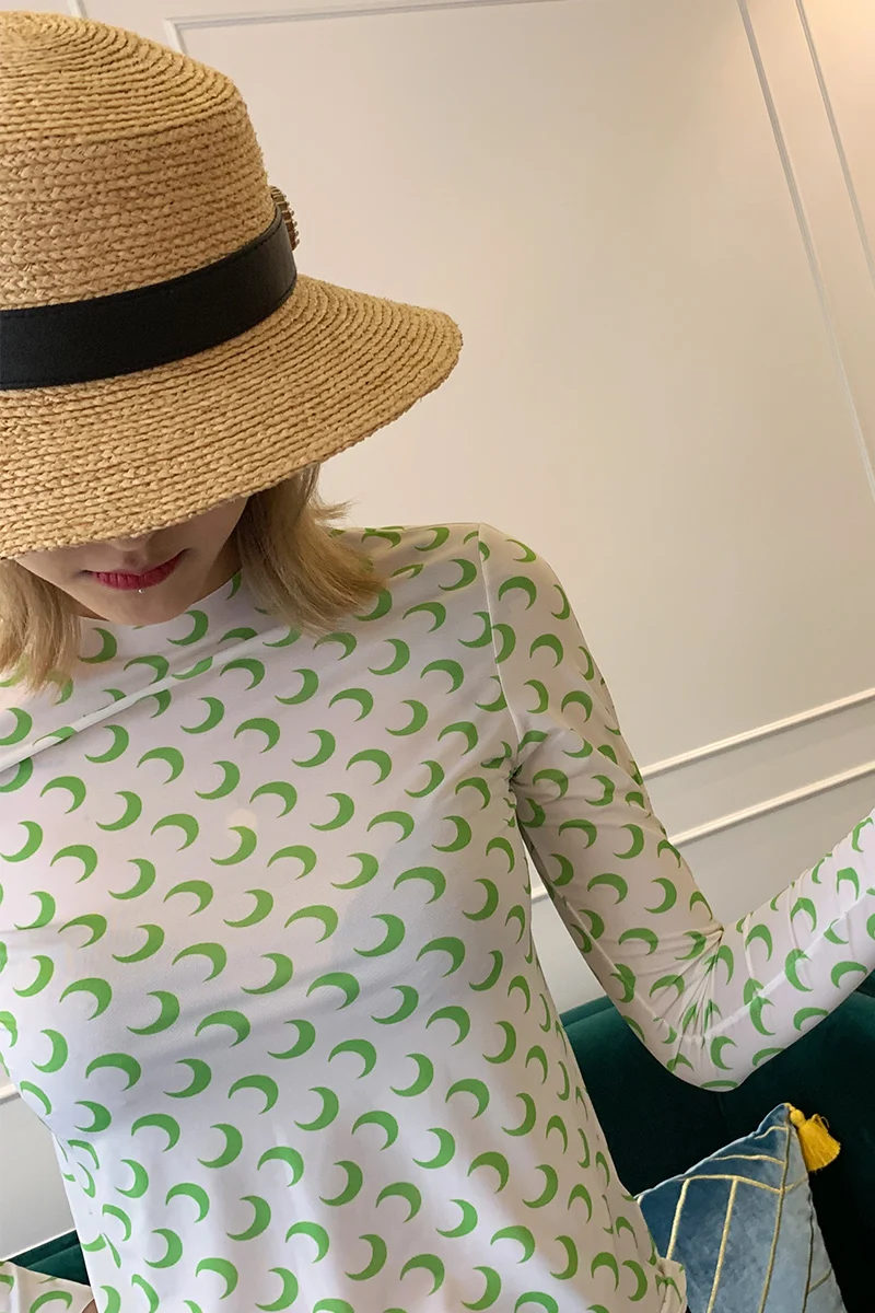 Moon Bottoming Shirt Fluorescent Green Crescent Print Elastic Ice Silk Elastic Tight Women's Sunscreen M2
Moon Bottoming Shirt Fluorescent Green Crescent Print Elastic Ice Silk Elastic Tight Women's Sunscreen M2