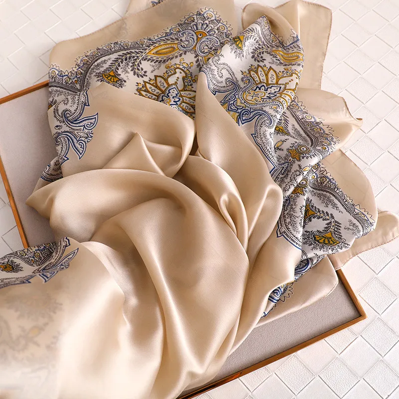Chinese Classic Silk Autumn and winter New Popular Headscarf Lady Fashion Print silk scarf Women Sunscreen Beach quality Shawl
Chinese Classic Silk Autumn and winter New Popular Headscarf Lady Fashion Print silk scarf Women Sunscreen Beach quality Shawl