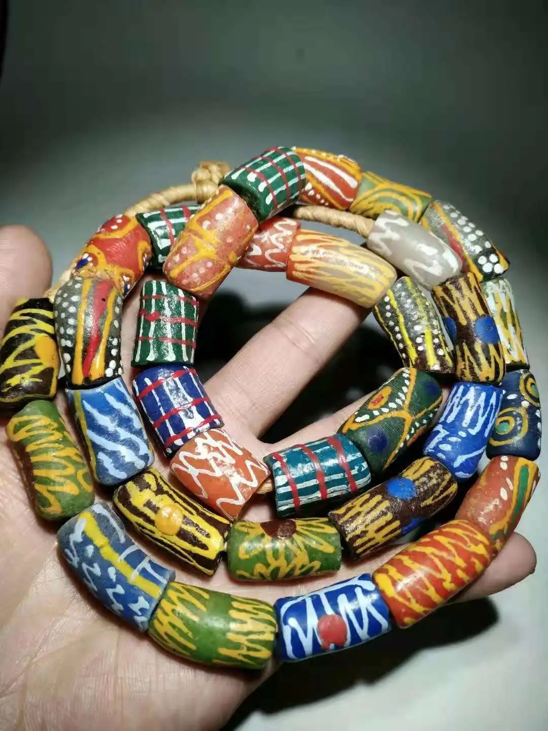 African Aesthetic Old Glass Bead Chain Colorful Complex process High quality Bracelets natural necklace Detachable Nationality
African Aesthetic Old Glass Bead Chain Colorful Complex process High quality Bracelets natural necklace Detachable Nationality