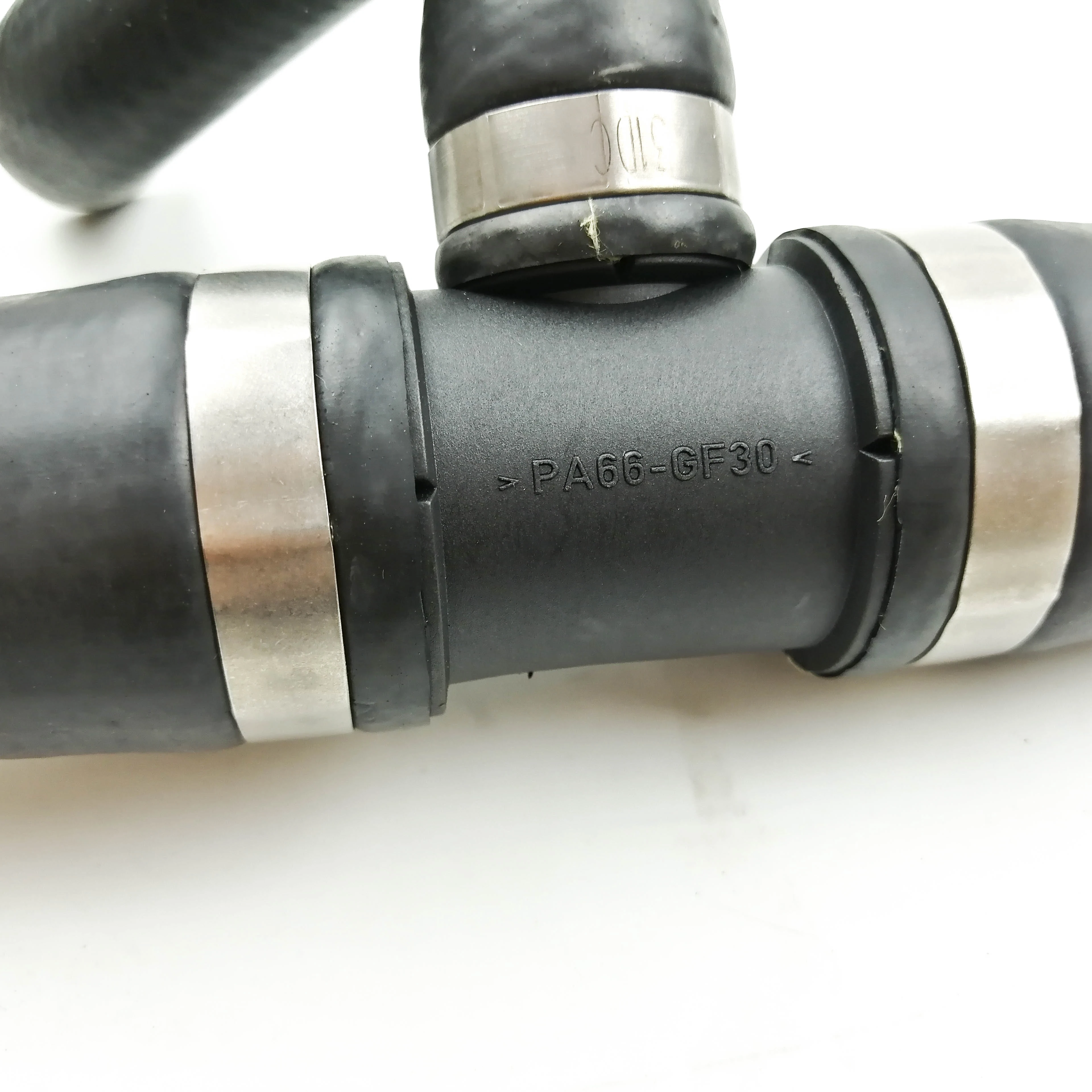 A2115017582 Water Tank Connection Lower Hose 2115017582 For Mercedes Benz E200 KOMPRESSOR Rubber Hose Pipe Free Shipping
A2115017582 Water Tank Connection Lower Hose 2115017582 For Mercedes Benz E200 KOMPRESSOR Rubber Hose Pipe Free Shipping