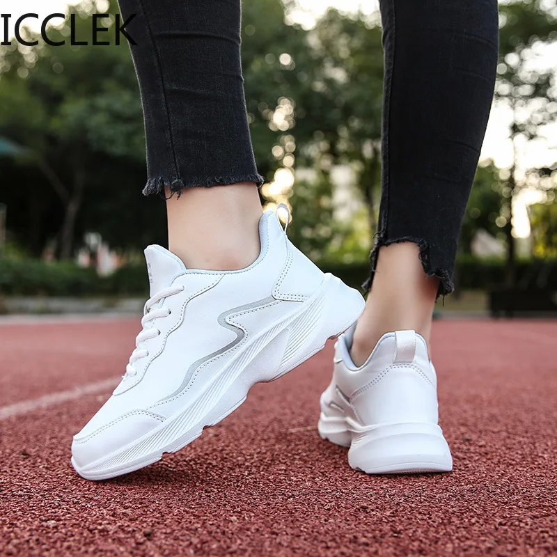 Little White Shoes Women's Fall/winter New Style Leather Soft Sole Casual Sports Women's Shoes Low-top Large Size Flat Shoes
Little White Shoes Women's Fall/winter New Style Leather Soft Sole Casual Sports Women's Shoes Low-top Large Size Flat Shoes
