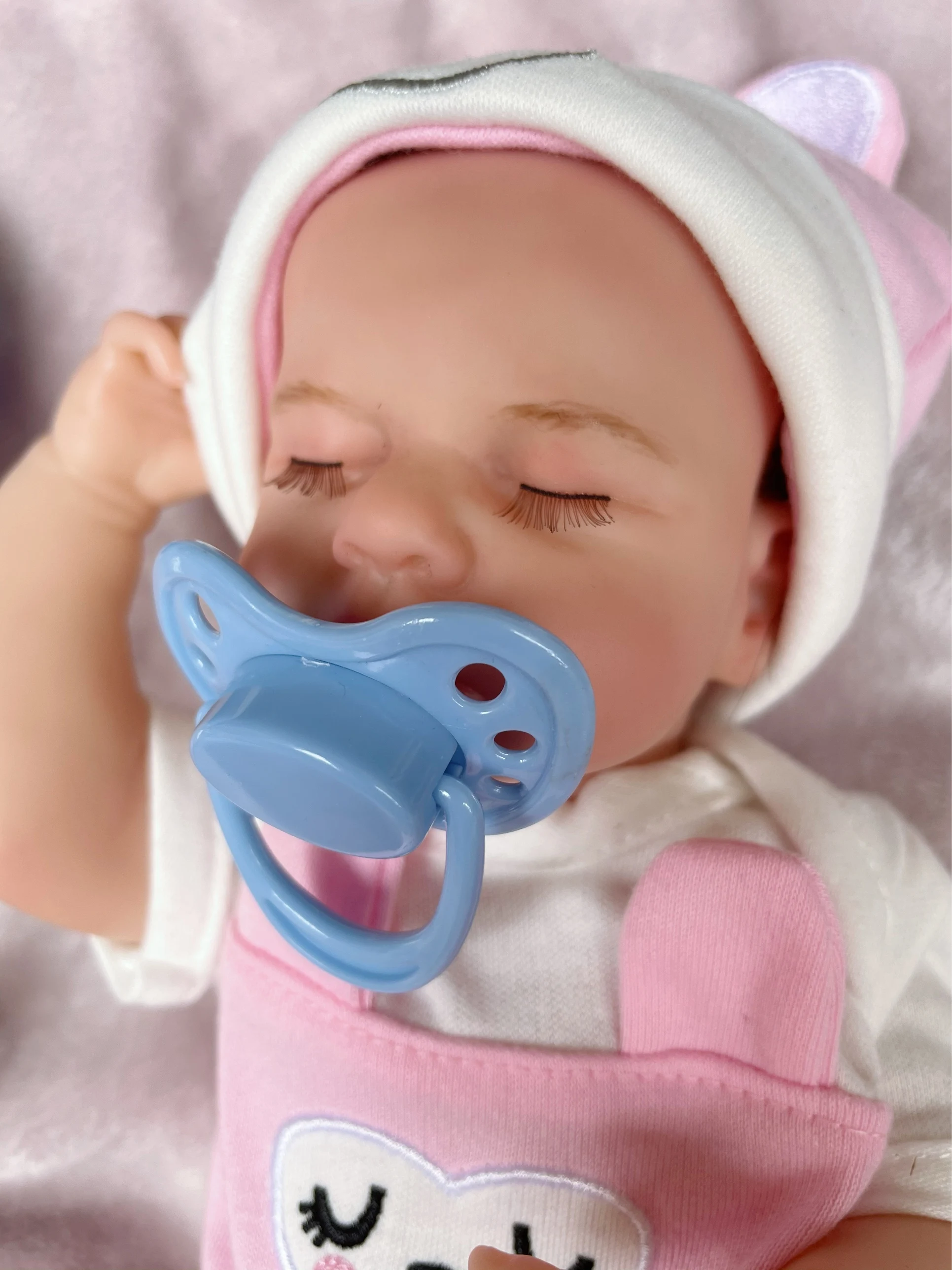 Миниатюрная кукла-реборн с рисунком Loulou/Twins, готовая Спящая детская игрушка, кукла-Реборн, рождественский подарок для детей
Миниатюрная кукла-реборн с рисунком Loulou/Twins, готовая Спящая детская игрушка, кукла-Реборн, рождественский подарок для детей