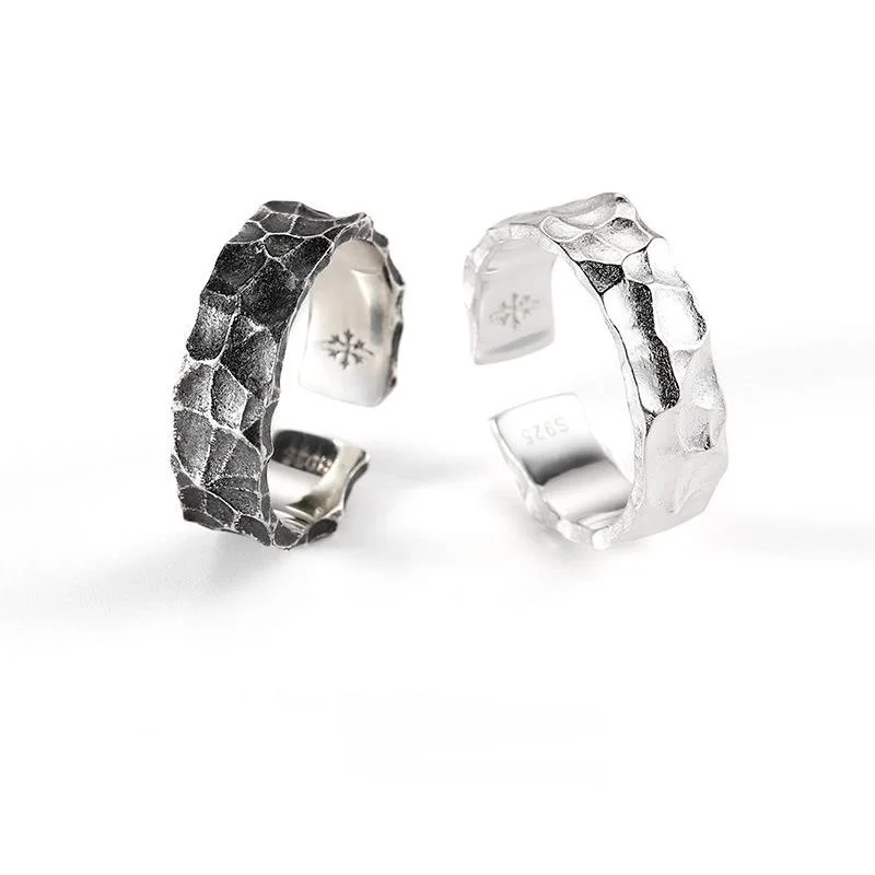 Men's Fashion Retro Hammer Strike Ripple Ring Trend Simple Silver Color Ring Punck Style Motorcycle Party Man Woman Jewelry Gift
Men's Fashion Retro Hammer Strike Ripple Ring Trend Simple Silver Color Ring Punck Style Motorcycle Party Man Woman Jewelry Gift