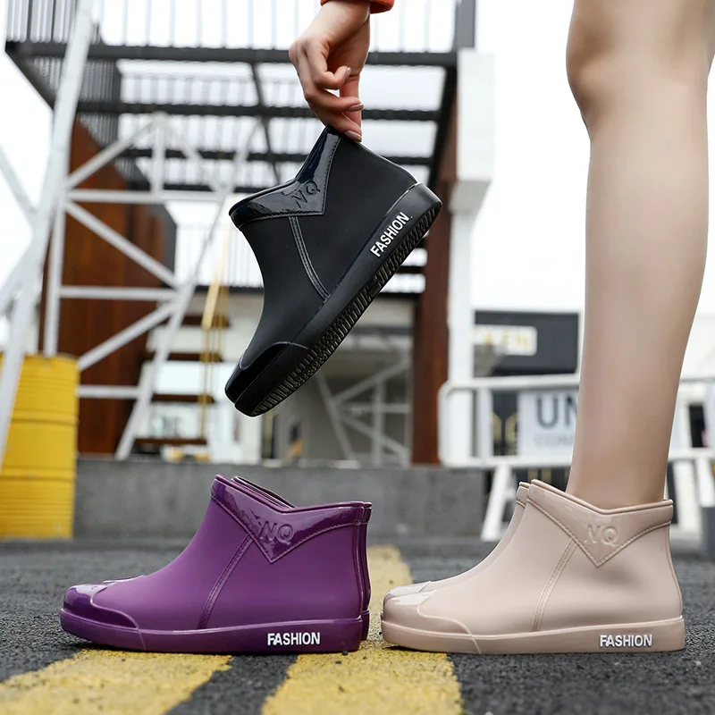 Rubber Shoes Women Waterproof Rain Boots Ankle Shoes 2021 New Autumn New Female Water Shoes Rainboots Ankle Boots Flats 
Rubber Shoes Women Waterproof Rain Boots Ankle Shoes 2021 New Autumn New Female Water Shoes Rainboots Ankle Boots Flats