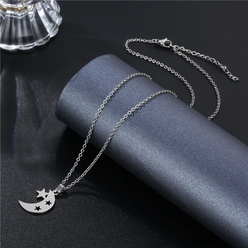 2021 Fashion Stainless Steel Crescent Star Moon Necklaces for Women Half Moon Pendant Necklaces Band Choker Jewelry
2021 Fashion Stainless Steel Crescent Star Moon Necklaces for Women Half Moon Pendant Necklaces Band Choker Jewelry