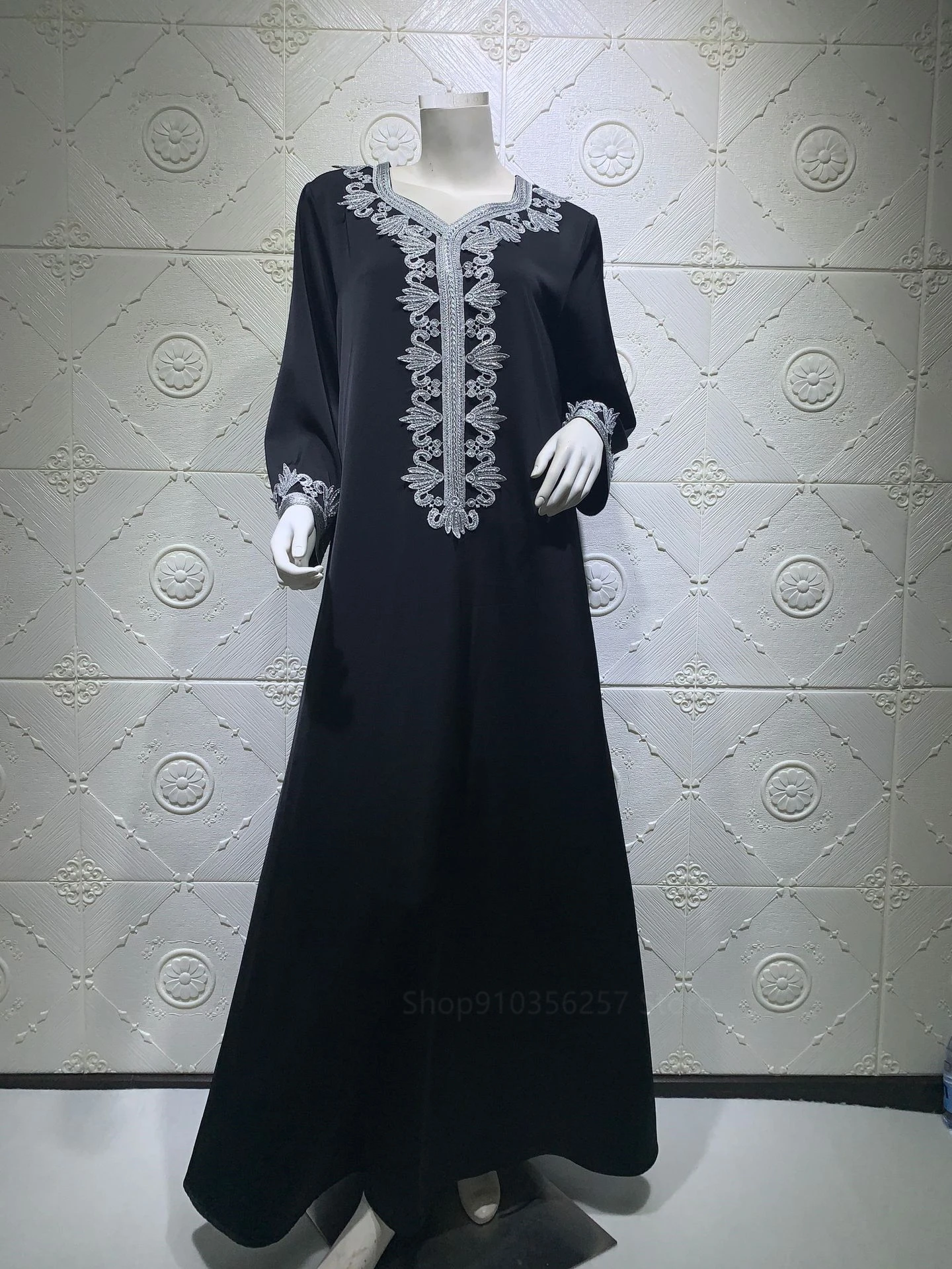 Eid Mubarak Muslim Fashion Abaya Women Fashion Dress Dubai Caftan Turkey Islamic Clothing Golden Embroidery Lace Tassel Belt Set
Eid Mubarak Muslim Fashion Abaya Women Fashion Dress Dubai Caftan Turkey Islamic Clothing Golden Embroidery Lace Tassel Belt Set