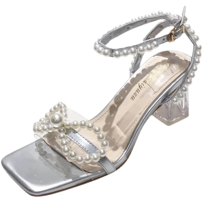 New 2021 net red transparent crystal knot middle heel high heel thick heel sandals fashion sandals
New 2021 net red transparent crystal knot middle heel high heel thick heel sandals fashion sandals