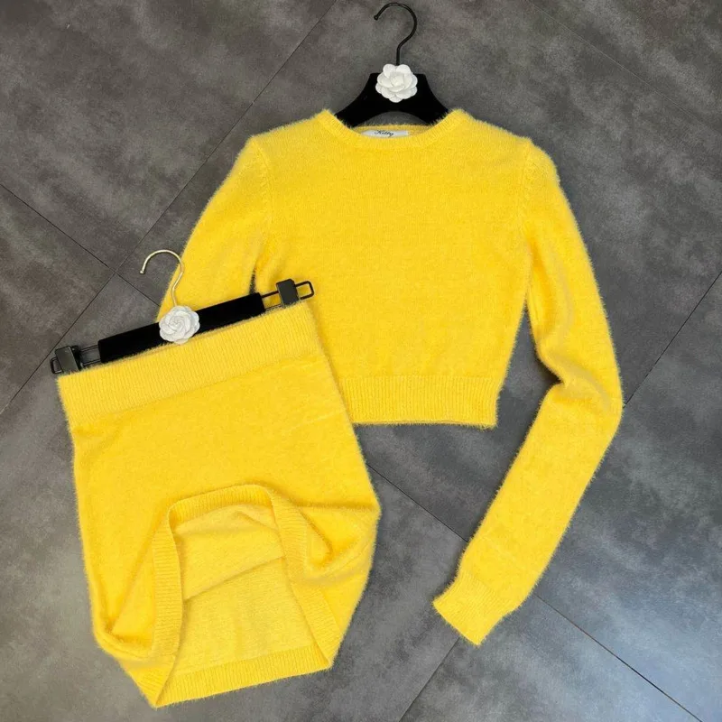PREPOMP 2022 Spring New Arrival Long Sleeve O Neck Knitted Sweater High Waist Short Mini Skirt Two Piece Set Women Outfits GD357
PREPOMP 2022 Spring New Arrival Long Sleeve O Neck Knitted Sweater High Waist Short Mini Skirt Two Piece Set Women Outfits GD357
