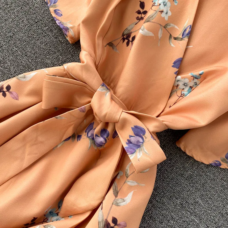 women dress new summer fashion floral print short sleeve mini dress sexy v-neck lace up waistband a-line sundress robe
women dress new summer fashion floral print short sleeve mini dress sexy v-neck lace up waistband a-line sundress robe