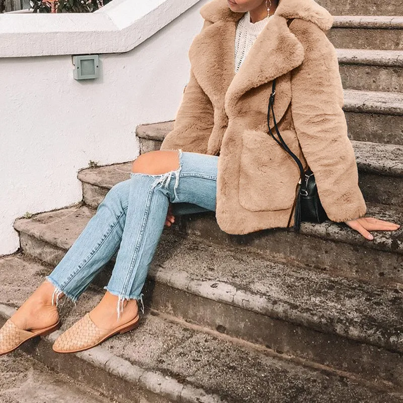 Пальто женское зимнее из верблюжьего меха, с длинным рукавом и лацканами
Пальто женское зимнее из верблюжьего меха, с длинным рукавом и лацканами