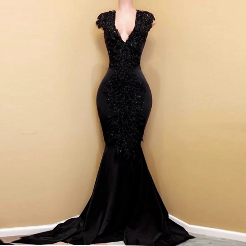 Black Prom Dress Mermaid Short Sleeves Deep V Neck Lace Appliques 2020 robes de cocktail Evening Formal Dress
Black Prom Dress Mermaid Short Sleeves Deep V Neck Lace Appliques 2020 robes de cocktail Evening Formal Dress