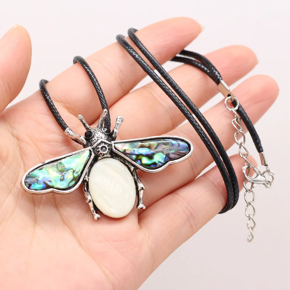 Natural Abalone Shell Wings Natural Semi Precious Stone Oval Crystal Agate Alloy Insect Shape Pendant Necklace Charm Jewelry
Natural Abalone Shell Wings Natural Semi Precious Stone Oval Crystal Agate Alloy Insect Shape Pendant Necklace Charm Jewelry