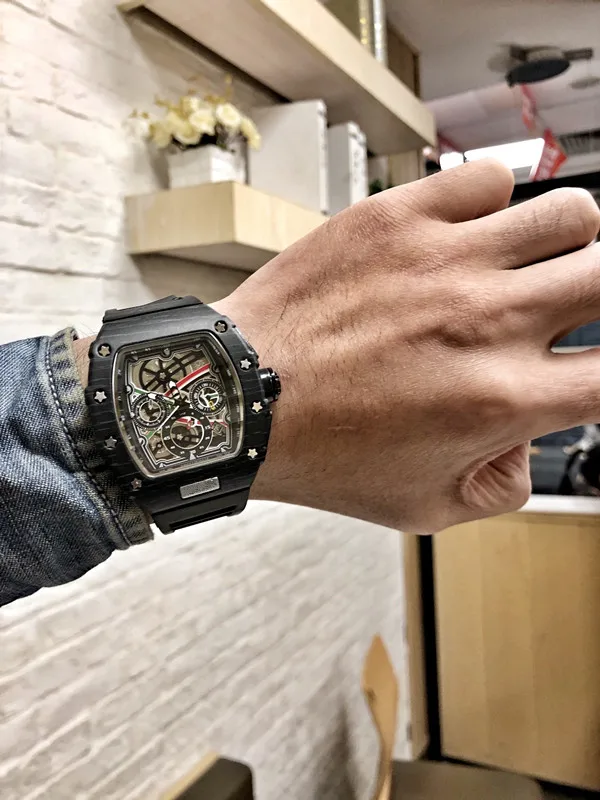 2021 Luxury Quartz Watches New Mens Automatic Watch Men's Designer Wristwacth Water Resistant Reloj Hombre
2021 Luxury Quartz Watches New Mens Automatic Watch Men's Designer Wristwacth Water Resistant Reloj Hombre