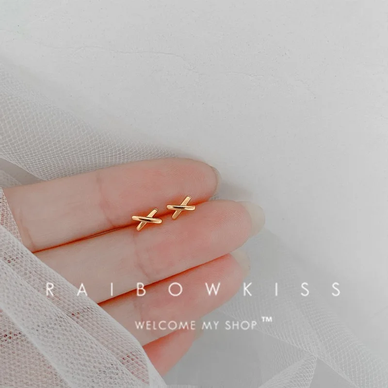Mini 925 Silver Needle Small Angel Wing Stud Earrings Female Korean Cute Personality Hollow Jewelry Girlfriend Gift Wholesale
Mini 925 Silver Needle Small Angel Wing Stud Earrings Female Korean Cute Personality Hollow Jewelry Girlfriend Gift Wholesale