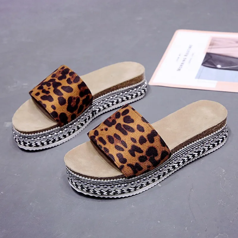 Women's Slippers Casual Shoes 2022 Summer Breathable Thick Bottom Sandals Outdoor Leisure Female Sandals Wedge Flip Flops
Women's Slippers Casual Shoes 2022 Summer Breathable Thick Bottom Sandals Outdoor Leisure Female Sandals Wedge Flip Flops