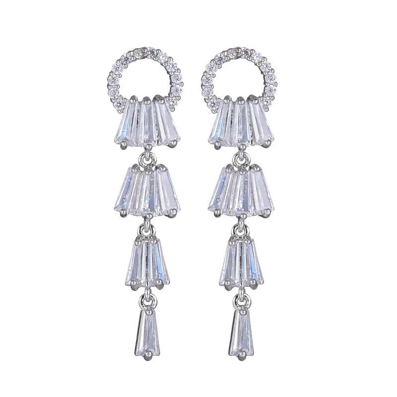 Popular Silver Needle Long Zircon Tassel Circle Stud Earrings Personalized Korean Style Alloy Jewelry For Women Girls Party Gift
Popular Silver Needle Long Zircon Tassel Circle Stud Earrings Personalized Korean Style Alloy Jewelry For Women Girls Party Gift