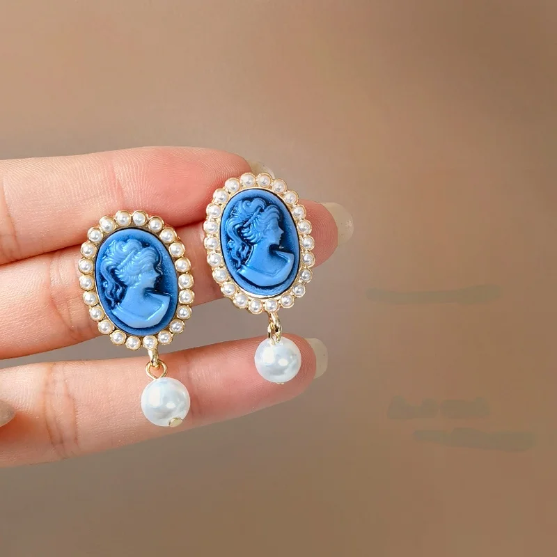 S925 needle Retro Jewelry Resin Simulated Pearl Earring Pretty Design Vintage Temperament Portrait Drop Earrings For Party Gifts
S925 needle Retro Jewelry Resin Simulated Pearl Earring Pretty Design Vintage Temperament Portrait Drop Earrings For Party Gifts