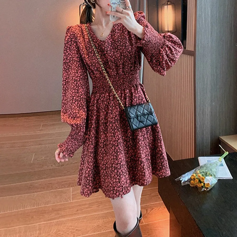 Fashion Women Floral Dresses Puff Sleeve V Neck High Waist Elastic A-line Ladies Party Dress Vintage Hot Dress Korean Clothing
Fashion Women Floral Dresses Puff Sleeve V Neck High Waist Elastic A-line Ladies Party Dress Vintage Hot Dress Korean Clothing