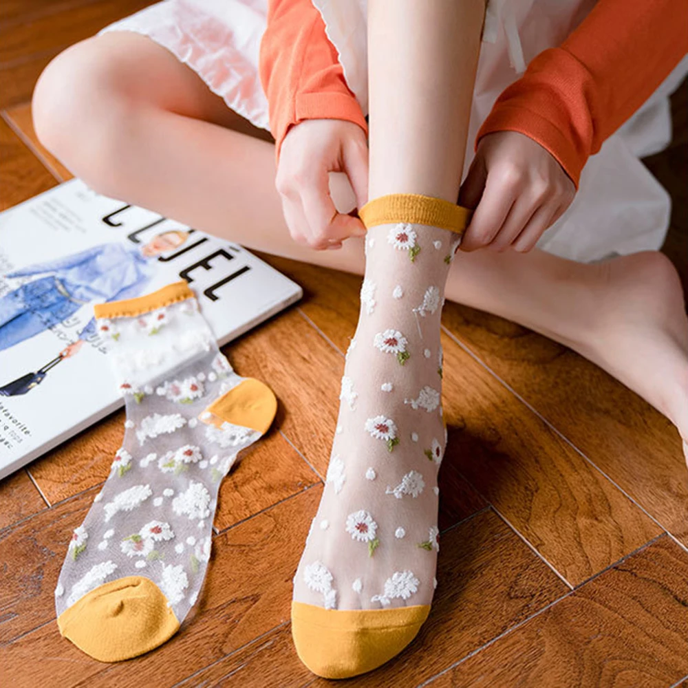 3 Pair/lot Breathable Ultra Thin Socks 2021 Women Summer Transparent Lace Silk Crystal Daisy Flower Female Elastic Short Socks
3 Pair/lot Breathable Ultra Thin Socks 2021 Women Summer Transparent Lace Silk Crystal Daisy Flower Female Elastic Short Socks