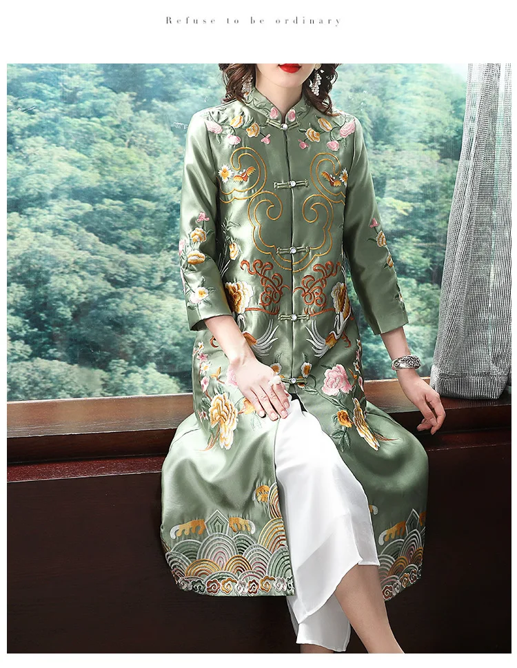 New autumn Chinese national style retro long-section birds and flower embroidered windbreaker outerwear jacket for women
New autumn Chinese national style retro long-section birds and flower embroidered windbreaker outerwear jacket for women