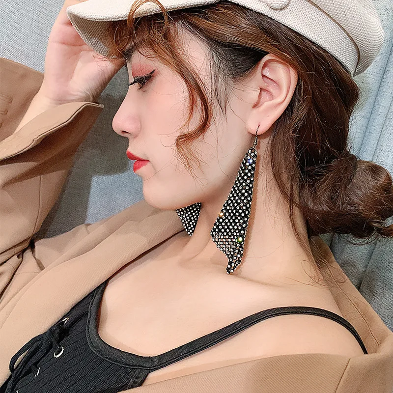 USTAR Bling Crystal Fishing net Drop Earrings for Women Female Black Dangle Earrings statement Fashion Party Jewelry Gifts 
USTAR Bling Crystal Fishing net Drop Earrings for Women Female Black Dangle Earrings statement Fashion Party Jewelry Gifts