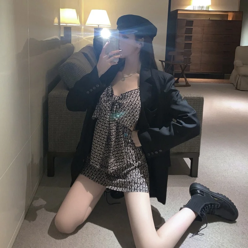 2021 Summer New French Minority Design Strap Dress Women's Waist Slimming Temperament Goddess Style Skirt
2021 Summer New French Minority Design Strap Dress Women's Waist Slimming Temperament Goddess Style Skirt