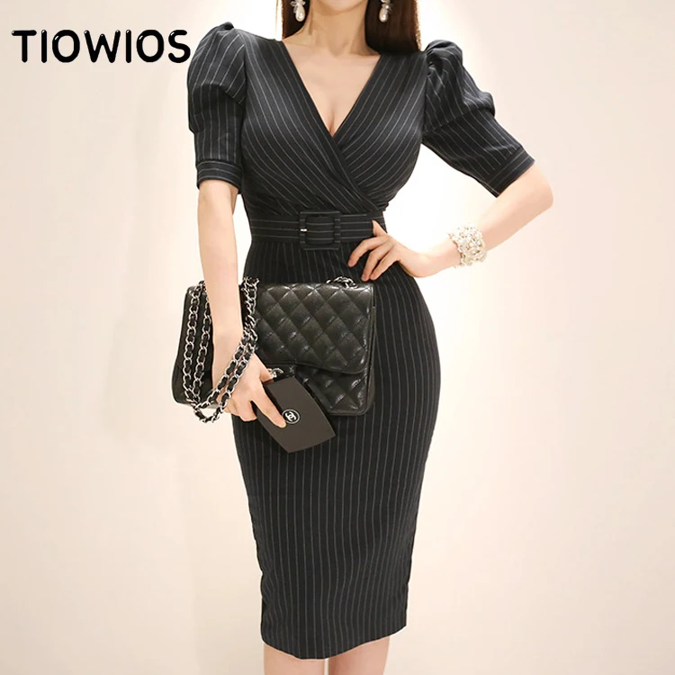 Платье женское летнее в полоску, с V-образным вырезом и коротким рукавом
Платье женское летнее в полоску, с V-образным вырезом и коротким рукавом