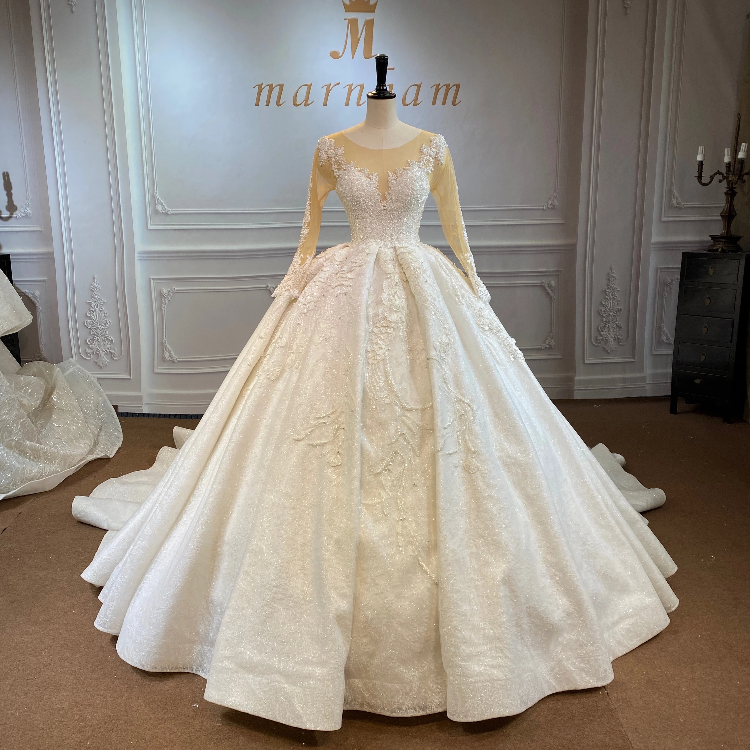 Marnham 2021 Luxury Champagne Bride Wedding Dress Winter Princess Ball Gown With Long Train And Sleeves Full Pearls Real Photo
Marnham 2021 Luxury Champagne Bride Wedding Dress Winter Princess Ball Gown With Long Train And Sleeves Full Pearls Real Photo