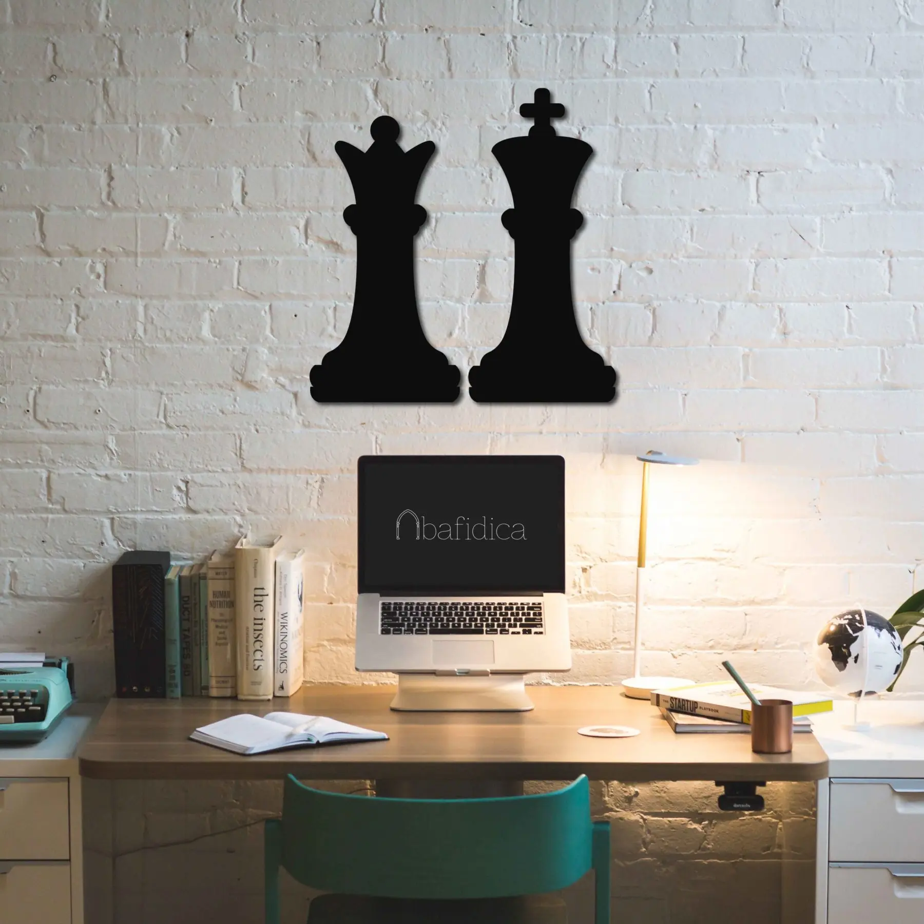 Chess Board Game King and Queen Set Hanging Ornament Metal Wall Art Home Decor Interior Office Decoration Gifts
Chess Board Game King and Queen Set Hanging Ornament Metal Wall Art Home Decor Interior Office Decoration Gifts