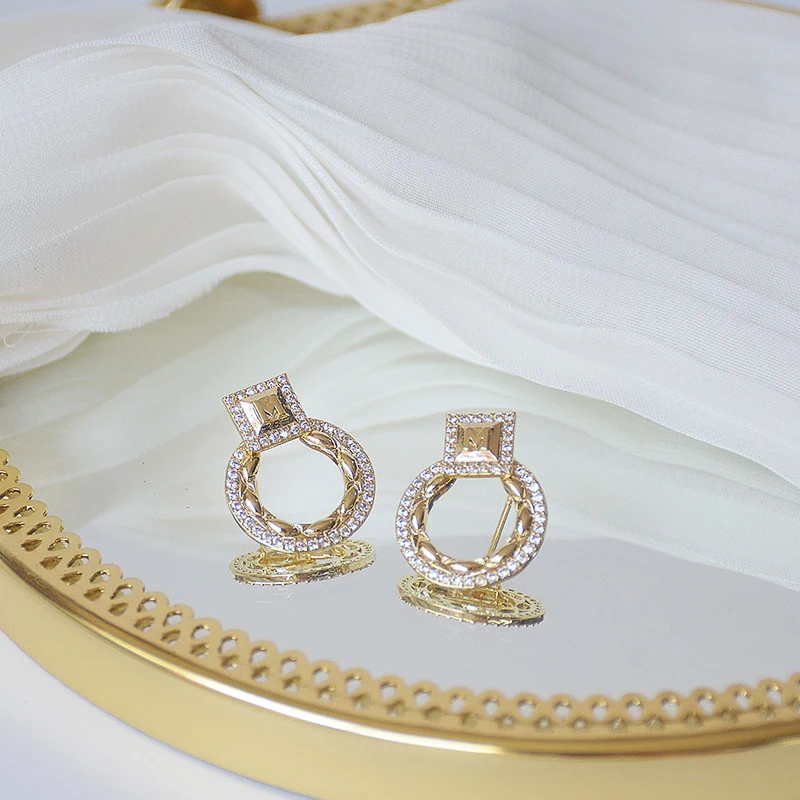 Ins Hot 14k Real Gold Jewelry Square Circle Earrings for Women Top High Quality AAA Shiny Zirconia S925 Silver Needle Party Gift
Ins Hot 14k Real Gold Jewelry Square Circle Earrings for Women Top High Quality AAA Shiny Zirconia S925 Silver Needle Party Gift