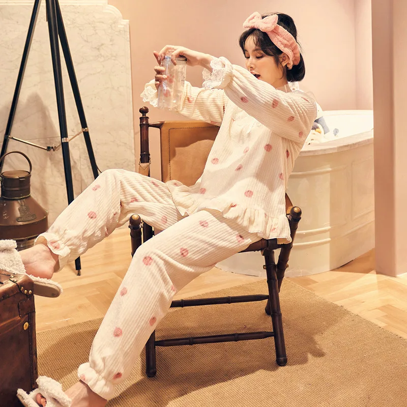 Winter Coral Velvet Sweet Lacey Warm Nightwear Women Strawberry Flannel Long-sleeved Girl Nightwea
Winter Coral Velvet Sweet Lacey Warm Nightwear Women Strawberry Flannel Long-sleeved Girl Nightwea