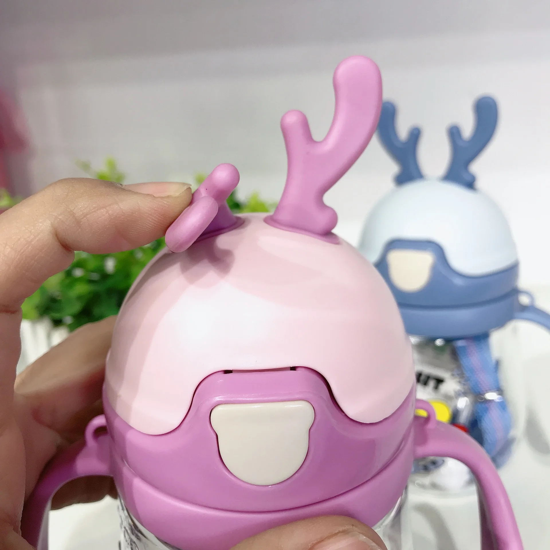 Feeding Kids Toddler Newborn Baby Drink Cups Water Bottles Kids Drinking Sippy A Cup Infantil Drinker Copo with Cup Strap Random
Feeding Kids Toddler Newborn Baby Drink Cups Water Bottles Kids Drinking Sippy A Cup Infantil Drinker Copo with Cup Strap Random