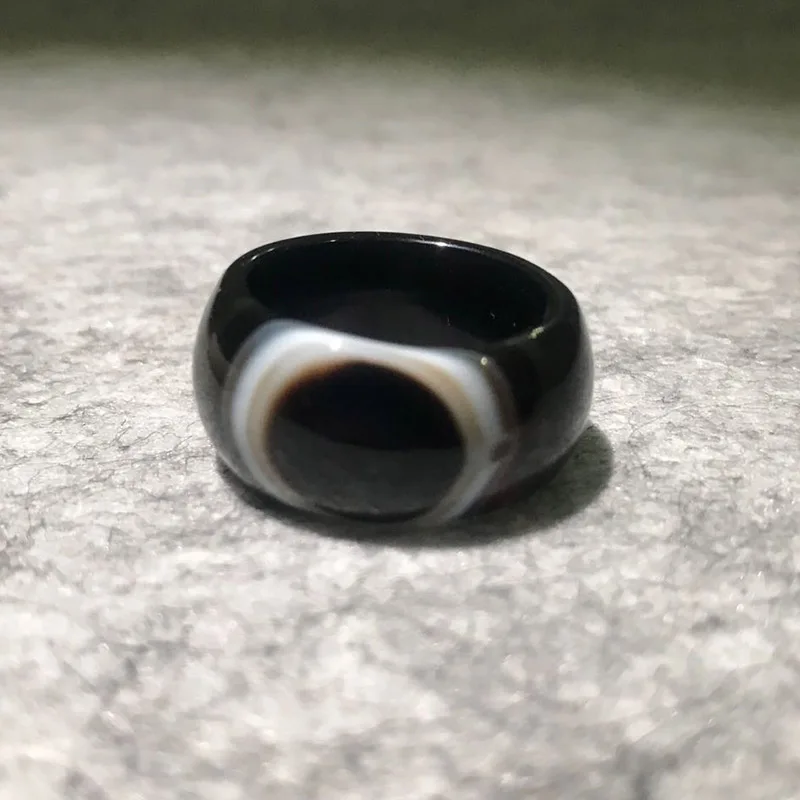 Natural Dzi Eye Agate Rings For Women Men Lucky Amulet TianYan Rings unique Mysterious Ring
Natural Dzi Eye Agate Rings For Women Men Lucky Amulet TianYan Rings unique Mysterious Ring