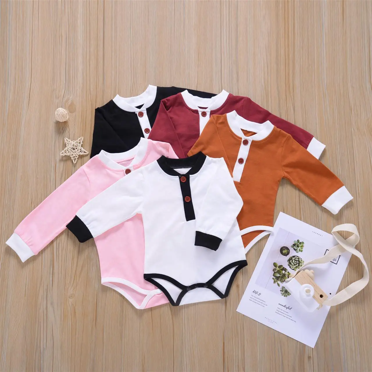 Babys Casual Long-sleeved Jumpsuits cotton Fashion Solid Color Button Round Neck Triangle Wrapped Romper
Babys Casual Long-sleeved Jumpsuits cotton Fashion Solid Color Button Round Neck Triangle Wrapped Romper