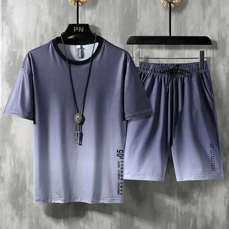 Summer men's thin ice silk casual suit fashion trend gradient loose large plate short sleeve shorts two pieces
Summer men's thin ice silk casual suit fashion trend gradient loose large plate short sleeve shorts two pieces