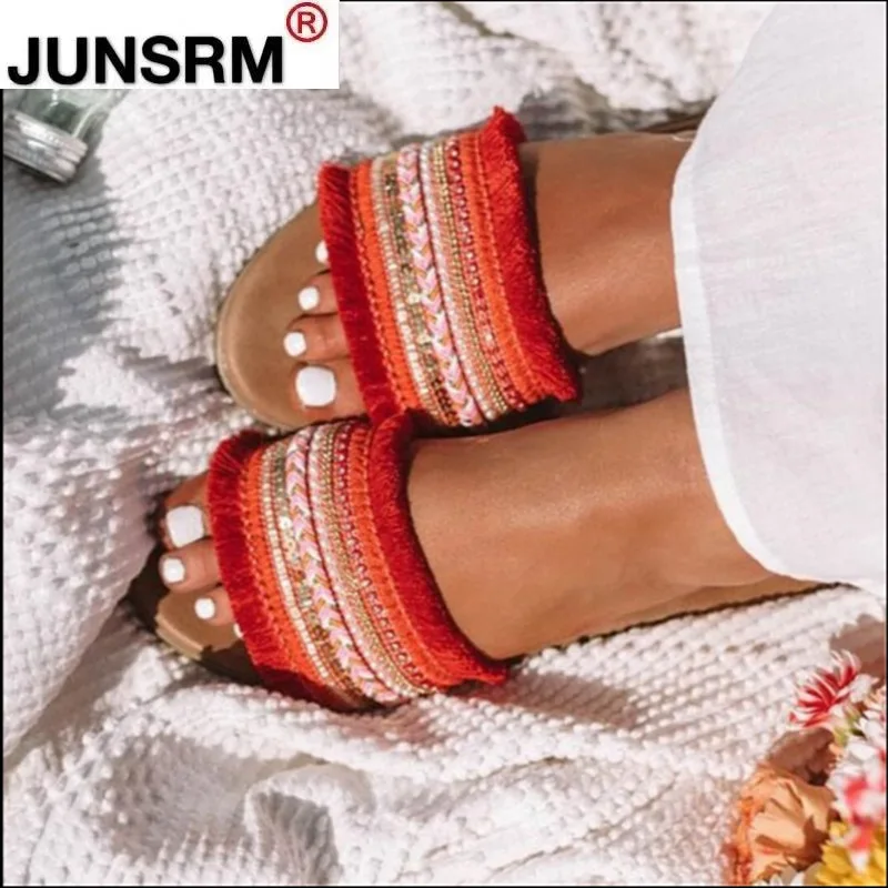 Woman slippers Women's Open Toe National Wind Embroider Sandals Bohemian Style Sandals Large Size Contrast zipper Sandals
Woman slippers Women's Open Toe National Wind Embroider Sandals Bohemian Style Sandals Large Size Contrast zipper Sandals