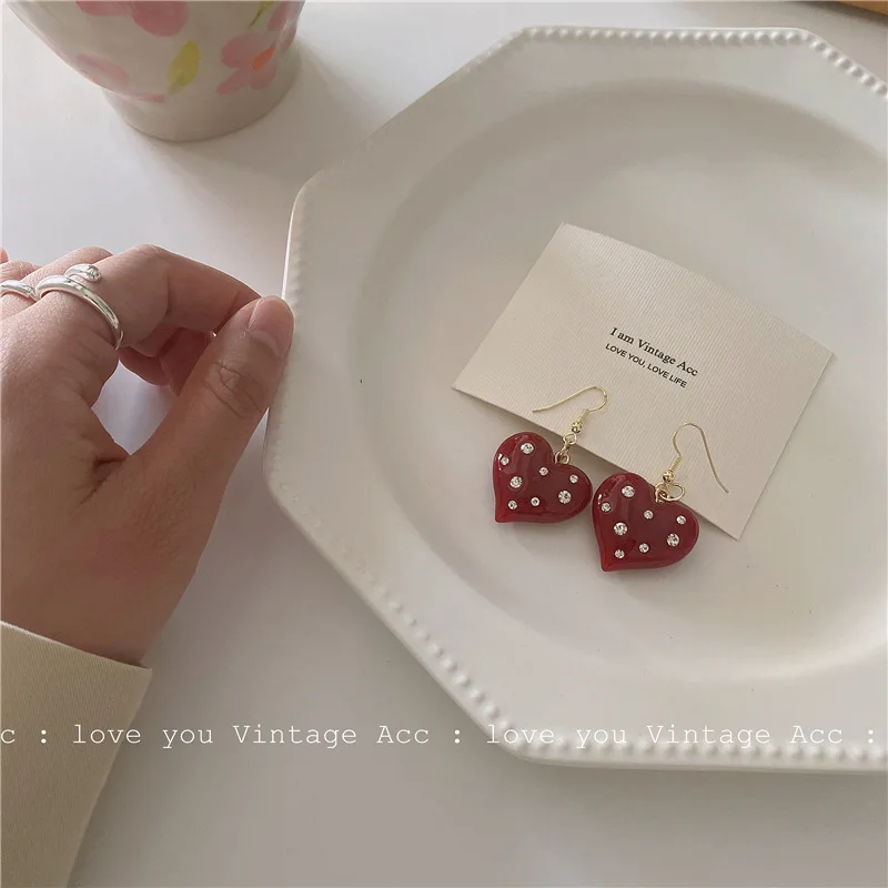 Korean Retro Heart Pendant Necklace Korean Red Charm Titanium Steel Necklace Girl Titanium Steel Necklace
Korean Retro Heart Pendant Necklace Korean Red Charm Titanium Steel Necklace Girl Titanium Steel Necklace