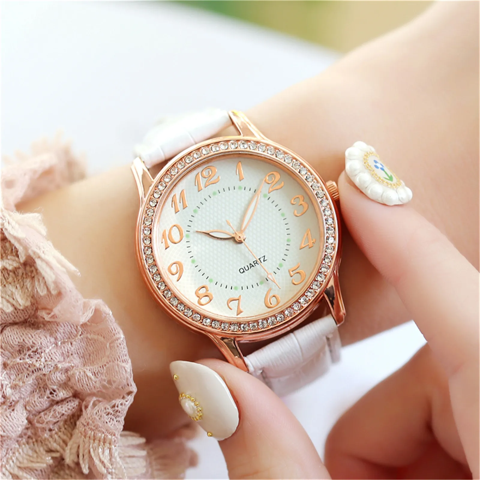 Newest Ladies Diamond Luxury Quartz Watches Women Fashion Belt Watch Alloy Female Plastic Wristwatches Gifts Zegarek Damski
Newest Ladies Diamond Luxury Quartz Watches Women Fashion Belt Watch Alloy Female Plastic Wristwatches Gifts Zegarek Damski