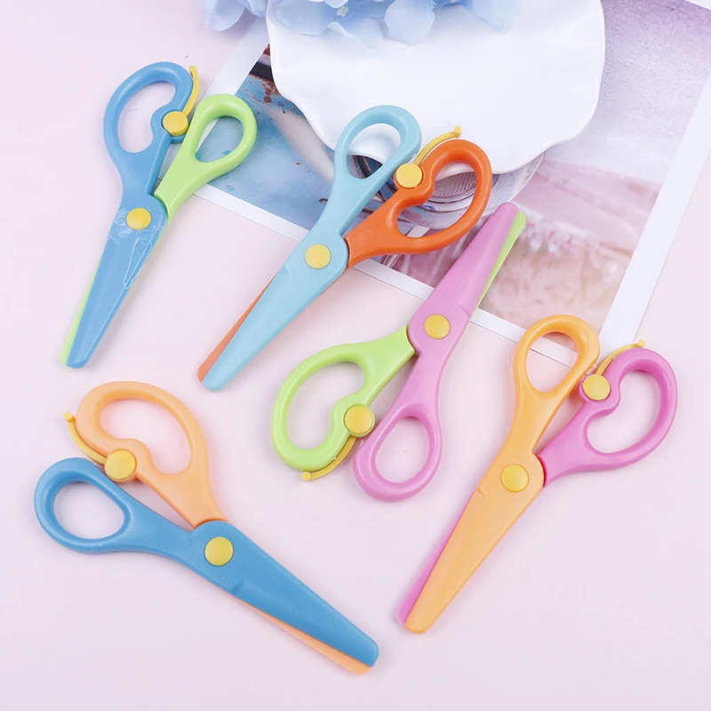 1pcs Cute Mini Safety Round Head Plastic Scissors Student Kids Paper Cutting Minions Supplies for Kindergarten School
1pcs Cute Mini Safety Round Head Plastic Scissors Student Kids Paper Cutting Minions Supplies for Kindergarten School