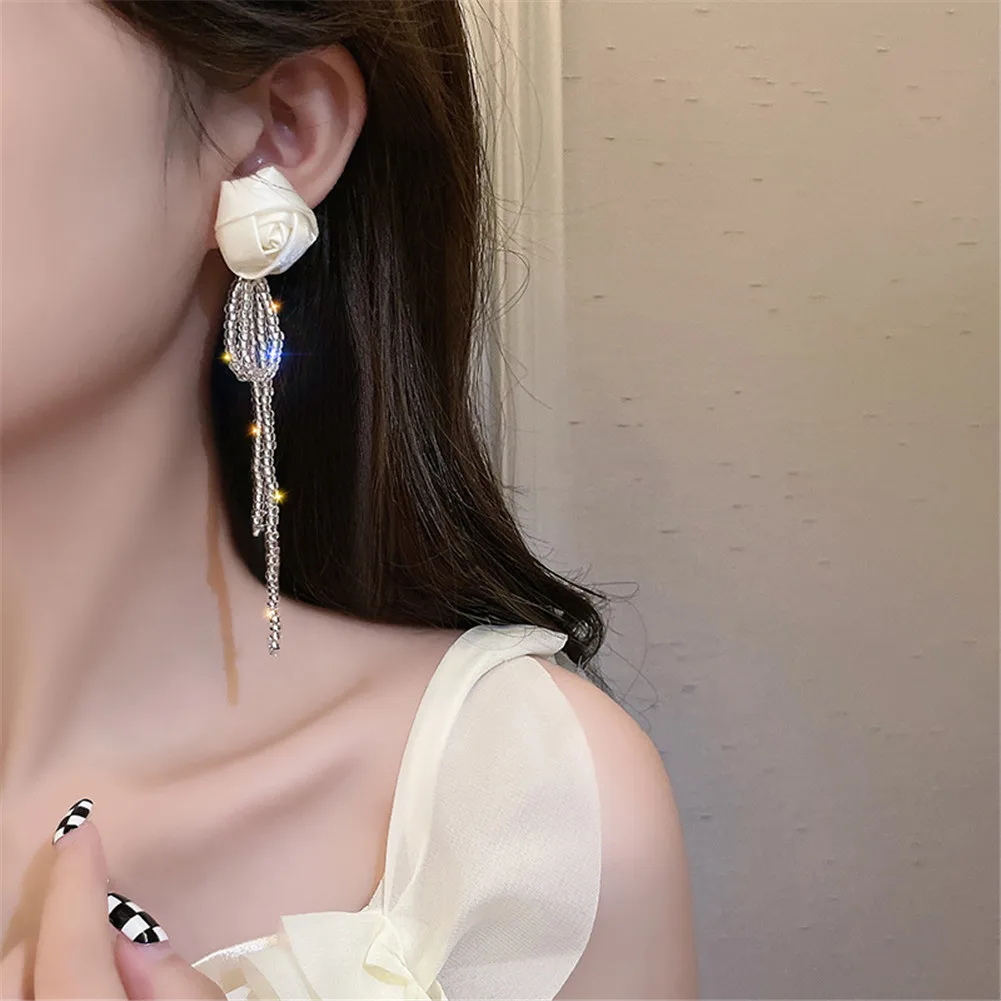 Cute Romantic Rose flower bow tassel Bowknot Earrings for women design Birthday Woman long earrings alloy Women's jewelry
Cute Romantic Rose flower bow tassel Bowknot Earrings for women design Birthday Woman long earrings alloy Women's jewelry
