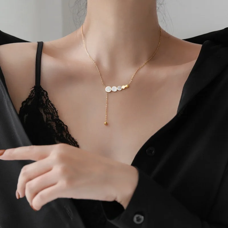 Golden disc shell pendant necklace female ins tide titanium steel design sense temperament personality fashion clavicle chain
Golden disc shell pendant necklace female ins tide titanium steel design sense temperament personality fashion clavicle chain