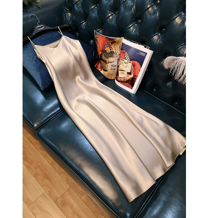 Plus Size 4XL Sexy V Neck Dress Y2K Women's Dress Summer Fashion High Quality Spaghetti Satin Long Woman Dress Very Soft Smooth
Plus Size 4XL Sexy V Neck Dress Y2K Women's Dress Summer Fashion High Quality Spaghetti Satin Long Woman Dress Very Soft Smooth