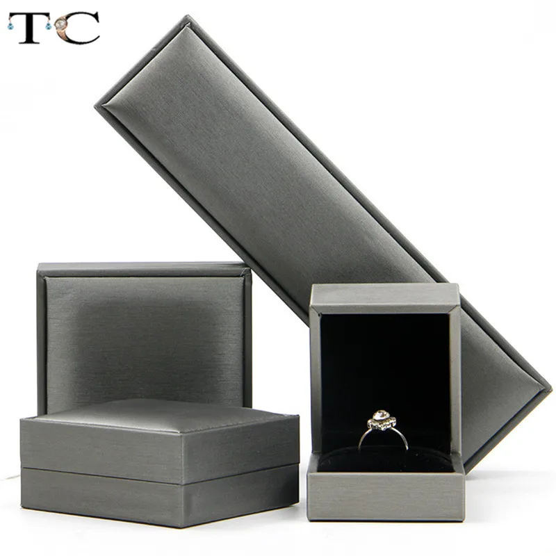 Leather Jewelry Gray Color High-end Jewellry Packaging Box Necklace Holder Ring Display Container
Leather Jewelry Gray Color High-end Jewellry Packaging Box Necklace Holder Ring Display Container